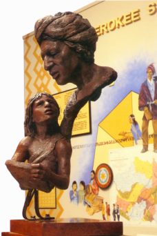 Sequoyah enseignant sa fille Ayoka