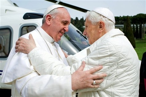 Rencontre du pape Francois Ier et Benoit XVI à Castel Gandolfo 