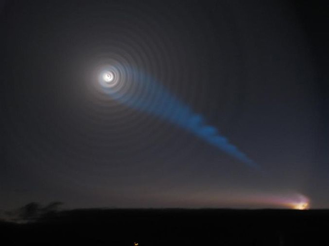 Mystérieux phénomène lumineux apparu dans le ciel nocturne Norvégien le 9 Décembre 2009