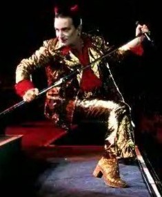 "Bono-MacPhisto"